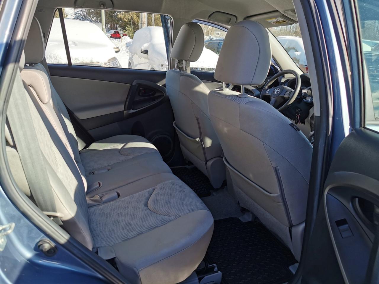 2012 Toyota RAV4 I4 - Photo #15