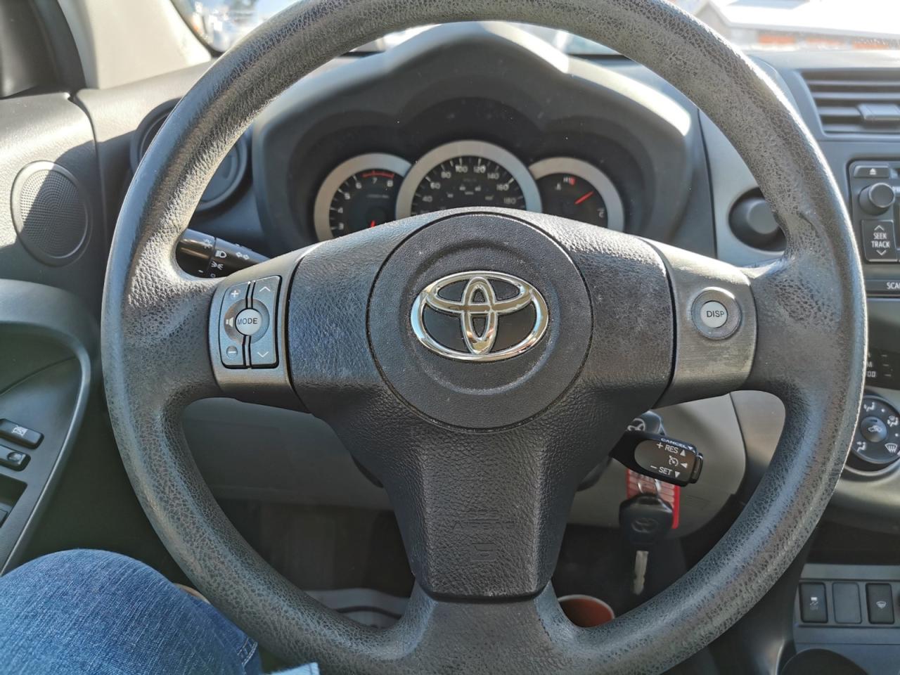 2012 Toyota RAV4 I4 - Photo #19