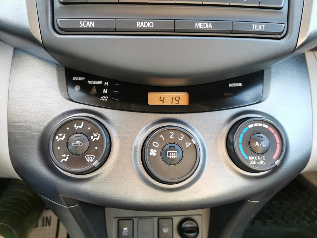 2012 Toyota RAV4 I4 - Photo #21