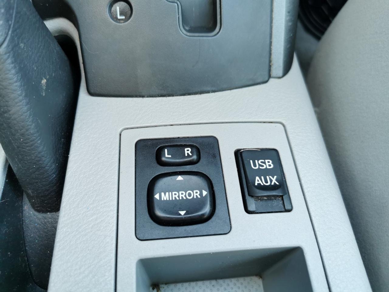 2012 Toyota RAV4 I4 - Photo #24