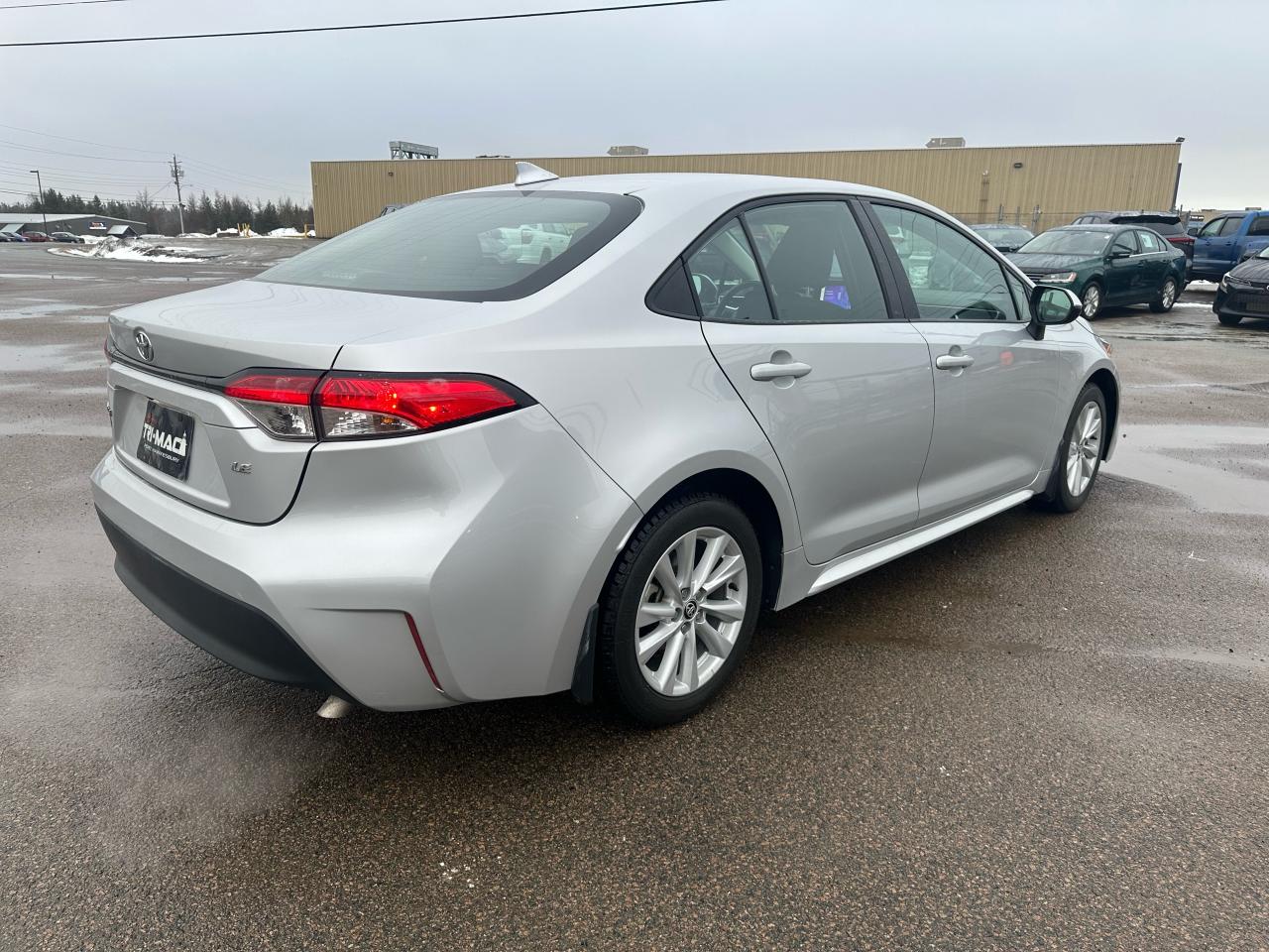 2024 Toyota Corolla LE UPGRADE Photo4