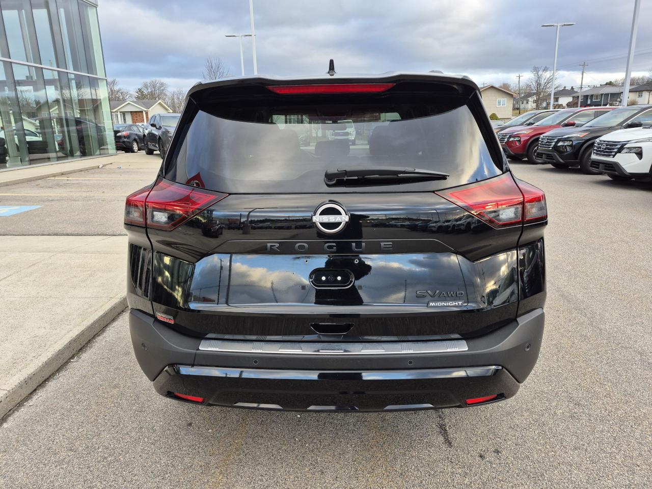 2023 Nissan Rogue SV MIDNIGHT EDITION LEATHER - MOONROOF - 360 CAMERAS Photo4