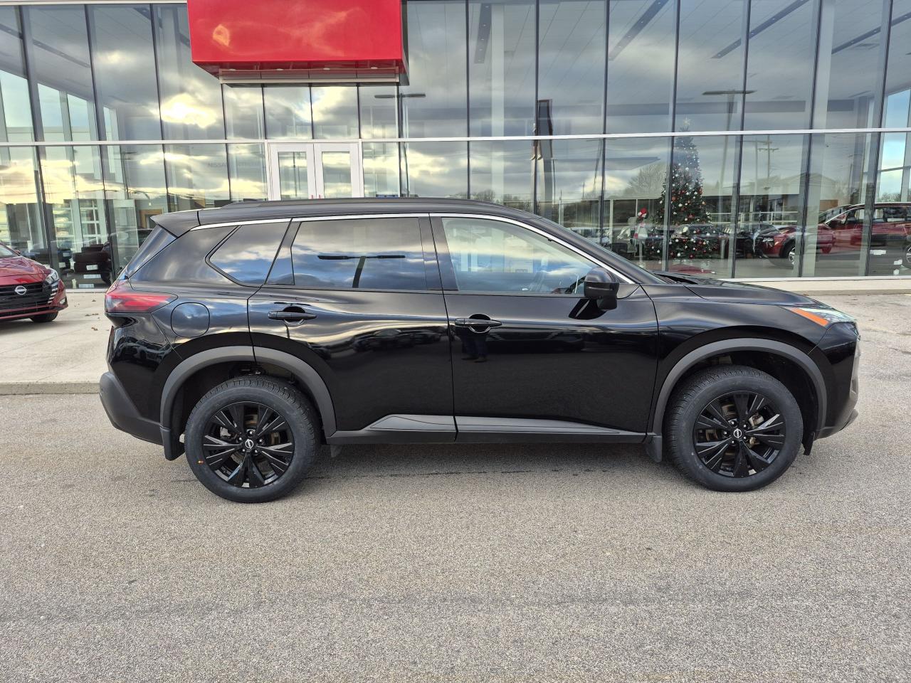 2023 Nissan Rogue SV MIDNIGHT EDITION LEATHER - MOONROOF - 360 CAMERAS Photo5