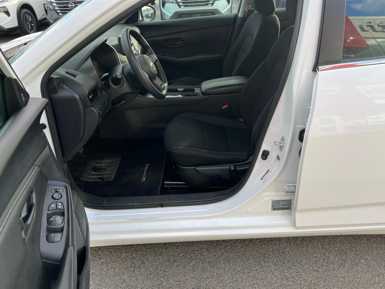 2024 Nissan Sentra S PLUS JUST ARRIVED! OFF LEASE - NEW TIRES! Photo9