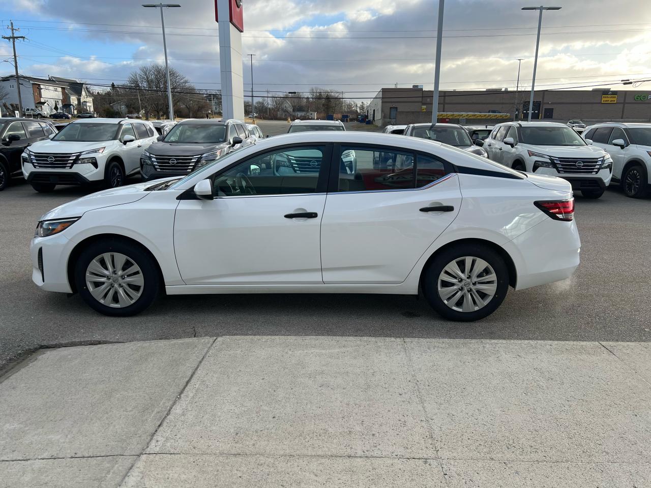 2024 Nissan Sentra S PLUS JUST ARRIVED! OFF LEASE - NEW TIRES! Photo21