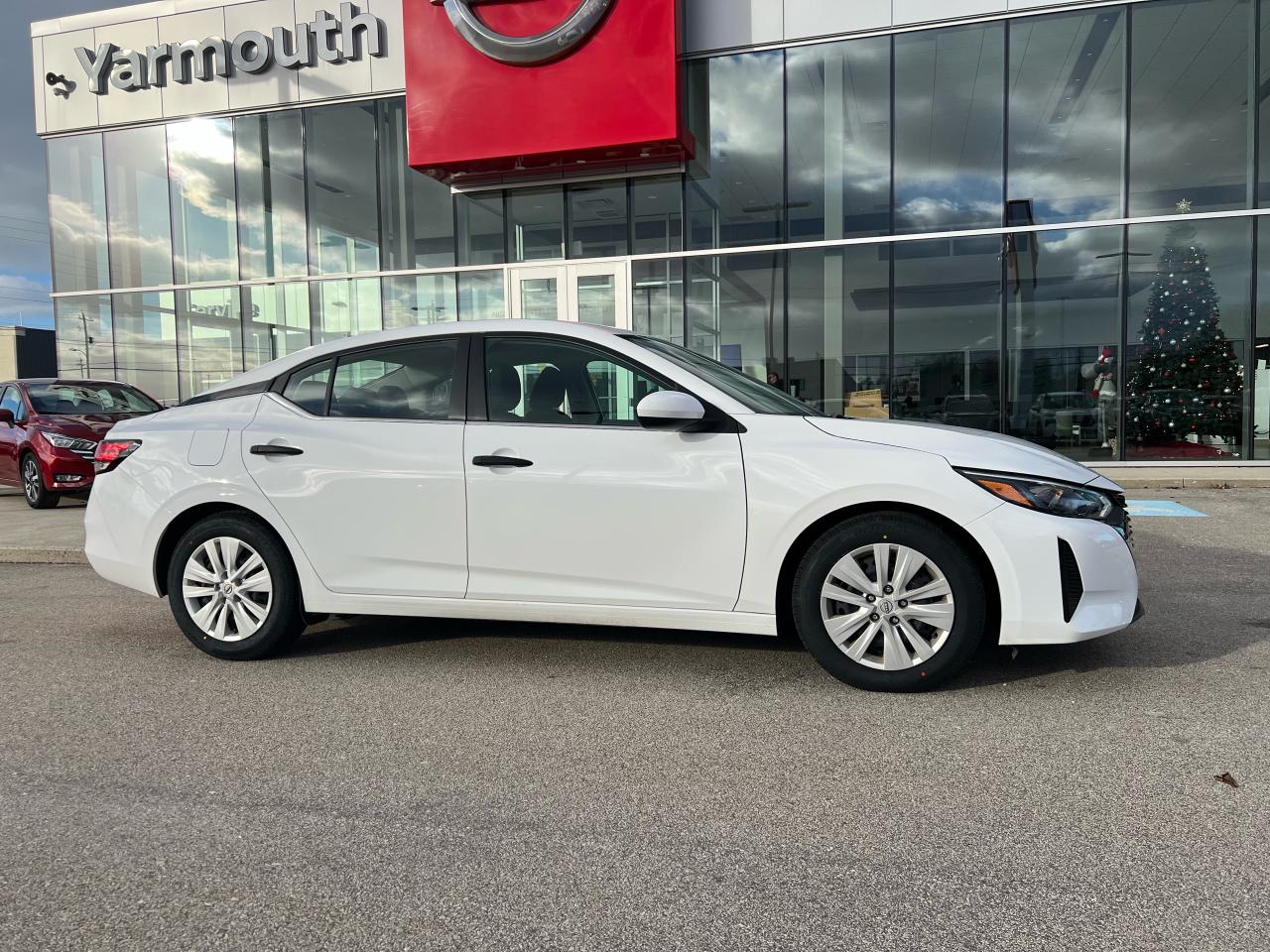 2024 Nissan Sentra S PLUS JUST ARRIVED! OFF LEASE - NEW TIRES! Photo16