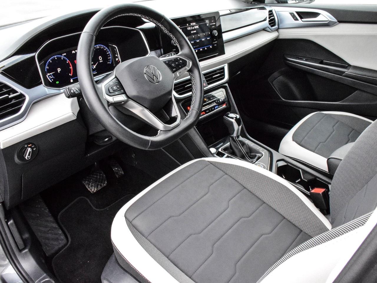 2025 Volkswagen Taos Comfortline 4Motion Photo