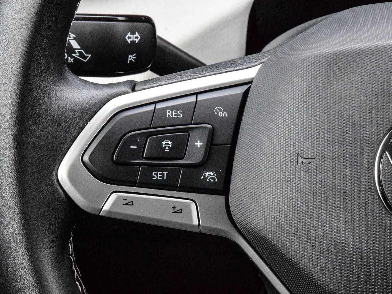 2025 Volkswagen Taos Comfortline 4Motion Photo