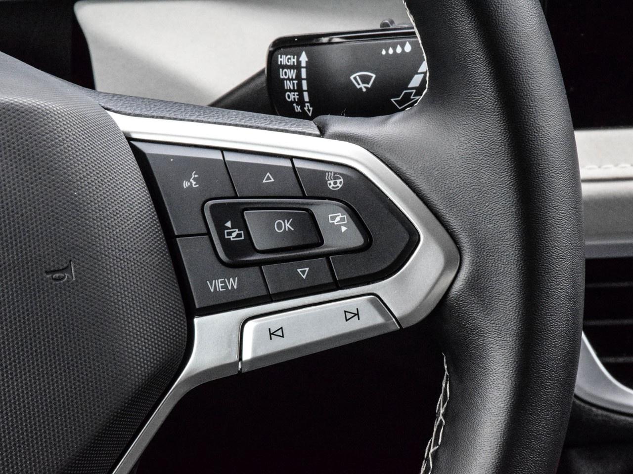 2025 Volkswagen Taos Comfortline 4Motion Photo