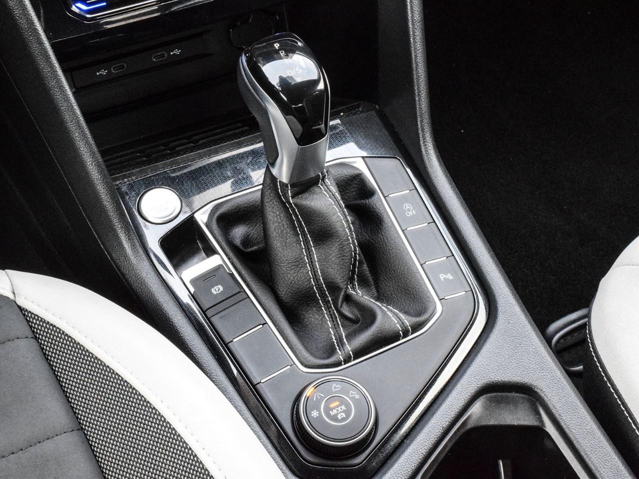 2025 Volkswagen Taos Comfortline 4Motion Photo