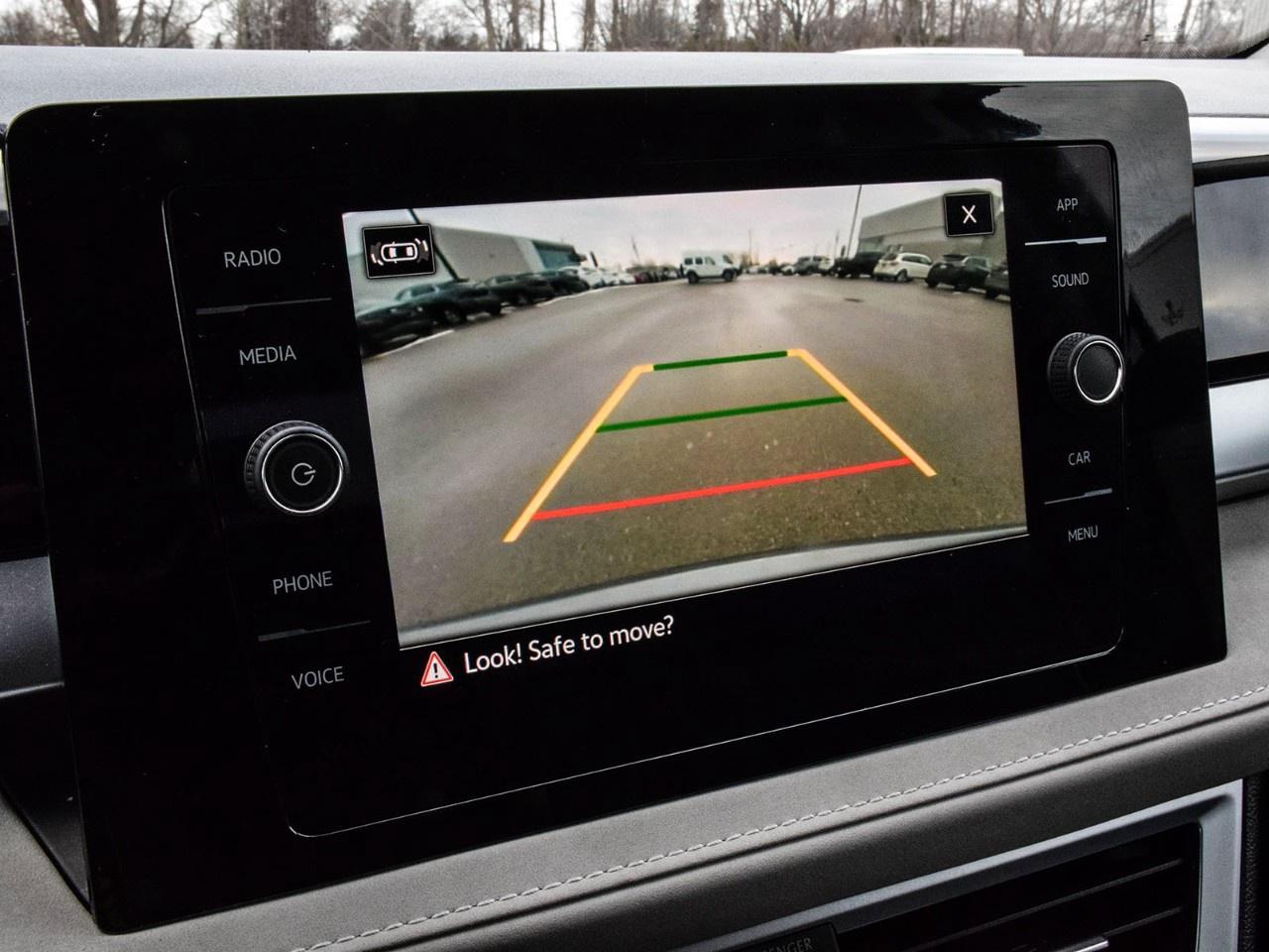 2025 Volkswagen Taos Comfortline 4Motion Photo