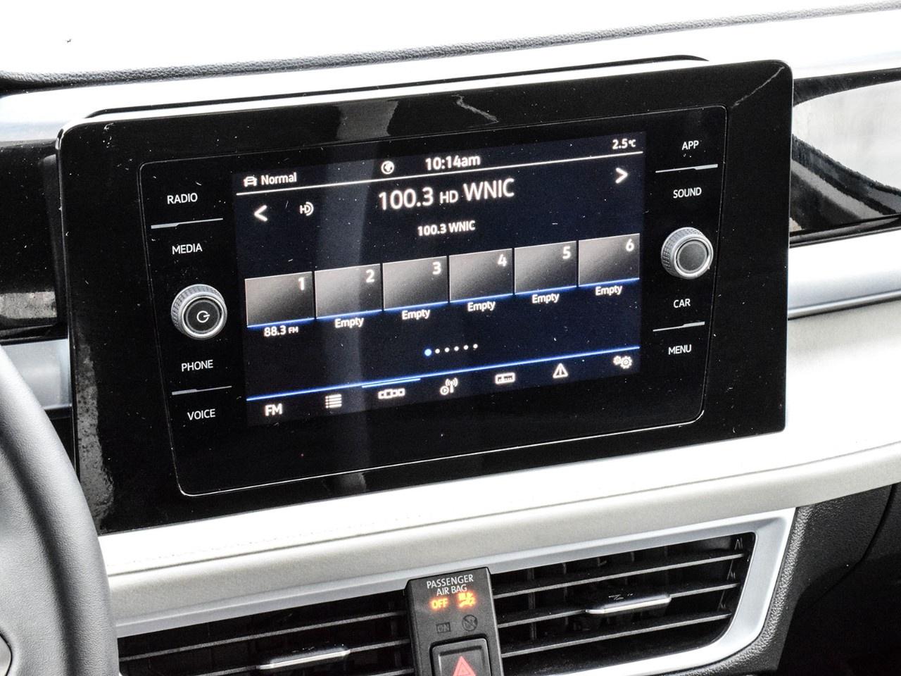 2025 Volkswagen Taos Comfortline 4Motion Photo