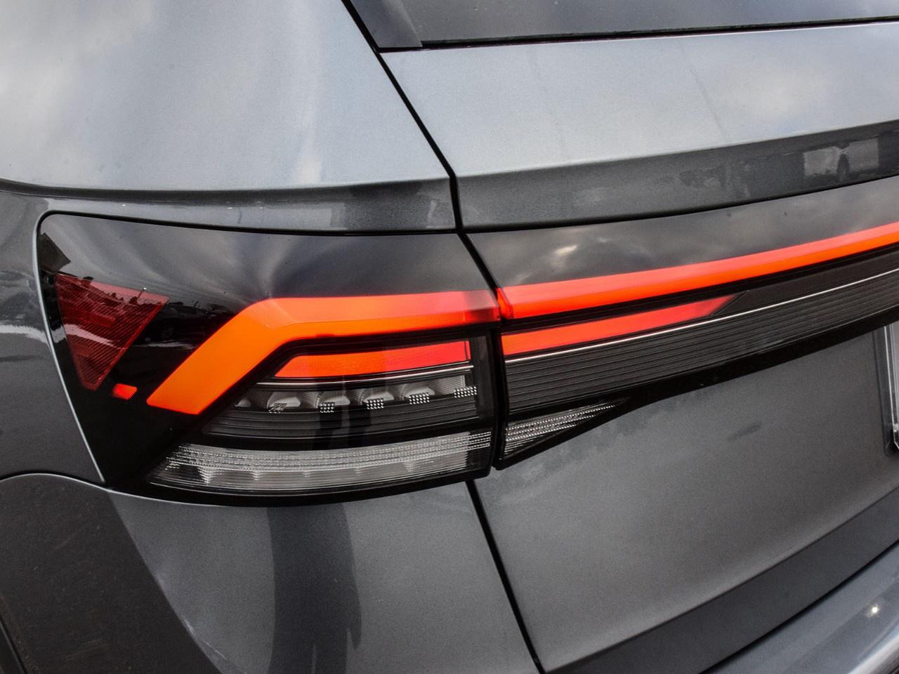 2025 Volkswagen Taos Comfortline 4Motion Photo