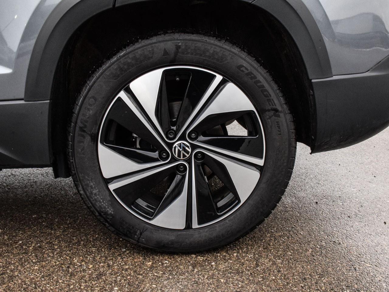 2025 Volkswagen Taos Comfortline 4Motion Photo