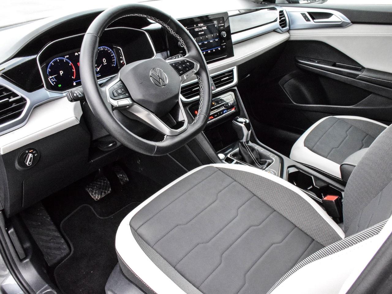 2025 Volkswagen Taos Comfortline 4Motion Photo