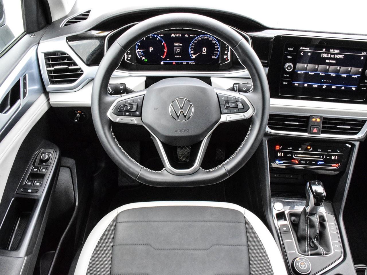 2025 Volkswagen Taos Comfortline 4Motion Photo