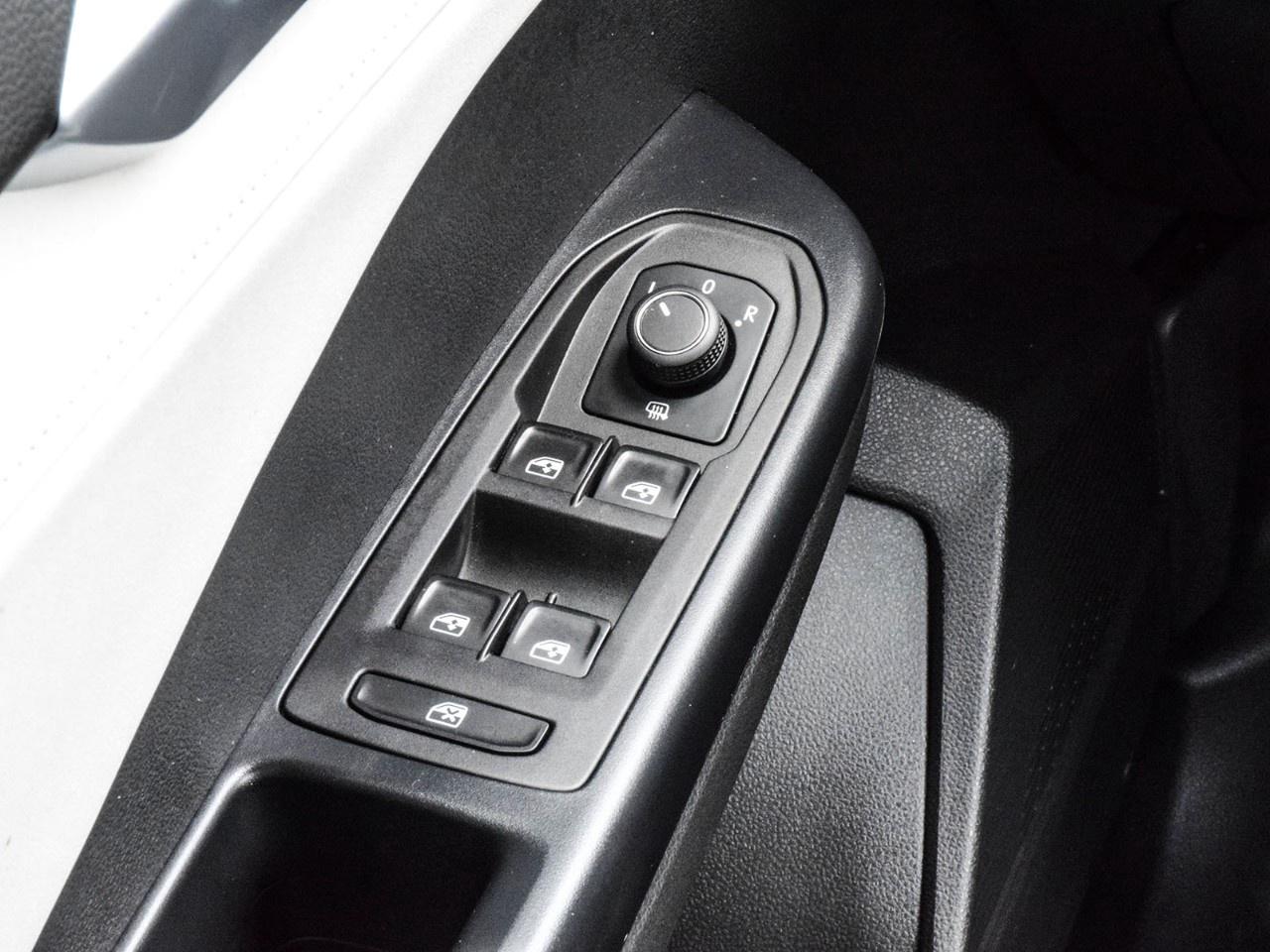 2025 Volkswagen Taos Comfortline 4Motion Photo