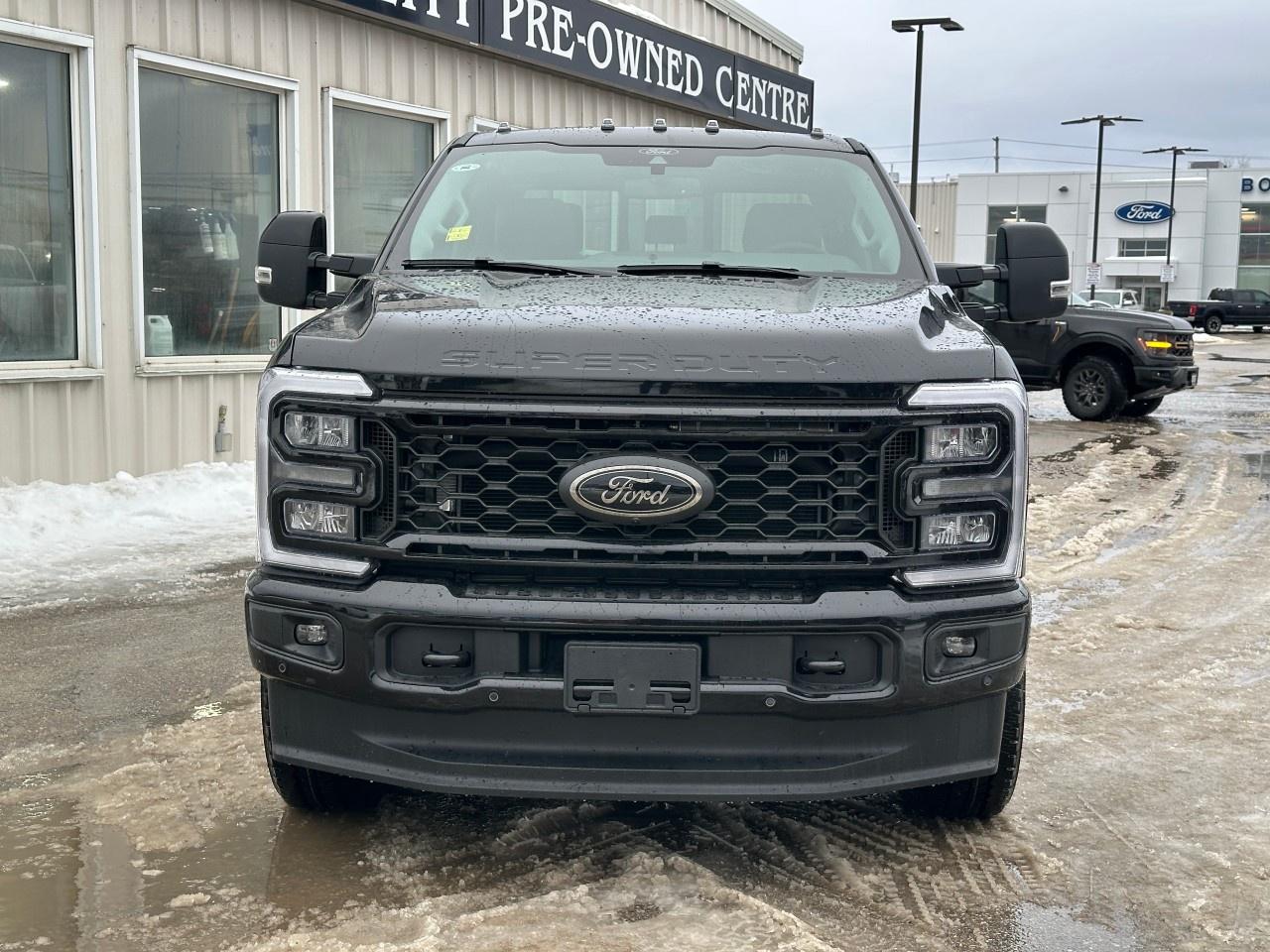 2026 Ford F-350 Super Duty SRW LARIAT 4WD CREW CAB 6.75' BOX Photo2