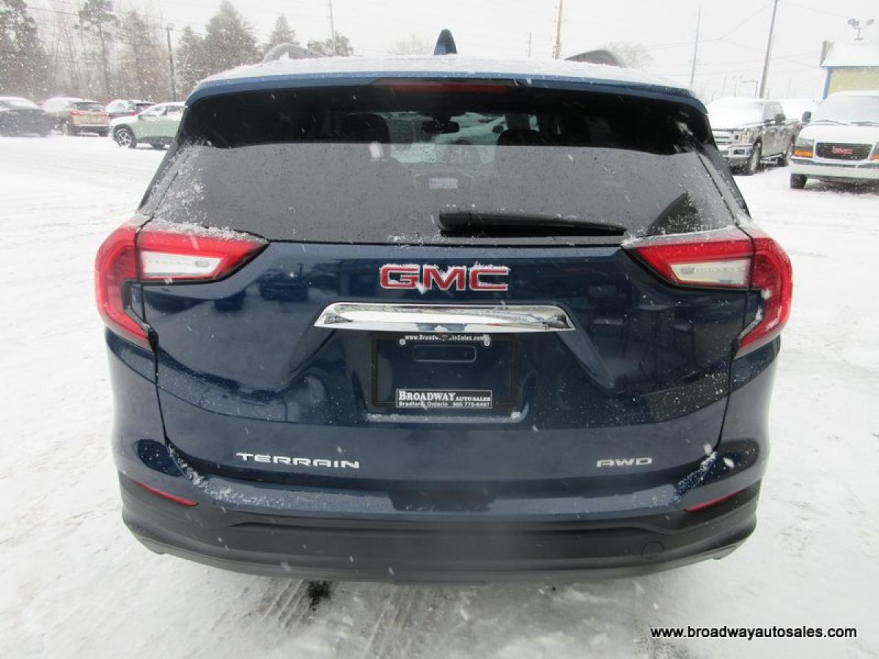 2022 GMC Terrain ALL-WHEEL DRIVE SLE-PACKAGE 5 PASSENGER 1.4L - TURBO.. NAVIGATION.. PANORAMIC SUNROOF.. HEATED SEATS.. BACK-UP CAMERA.. POWER TAILGATE.. Photo