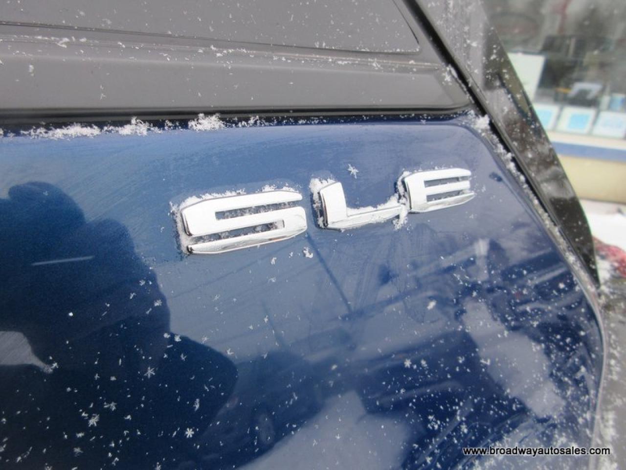 2022 GMC Terrain ALL-WHEEL DRIVE SLE-PACKAGE 5 PASSENGER 1.4L - TURBO.. NAVIGATION.. PANORAMIC SUNROOF.. HEATED SEATS.. BACK-UP CAMERA.. POWER TAILGATE.. Photo