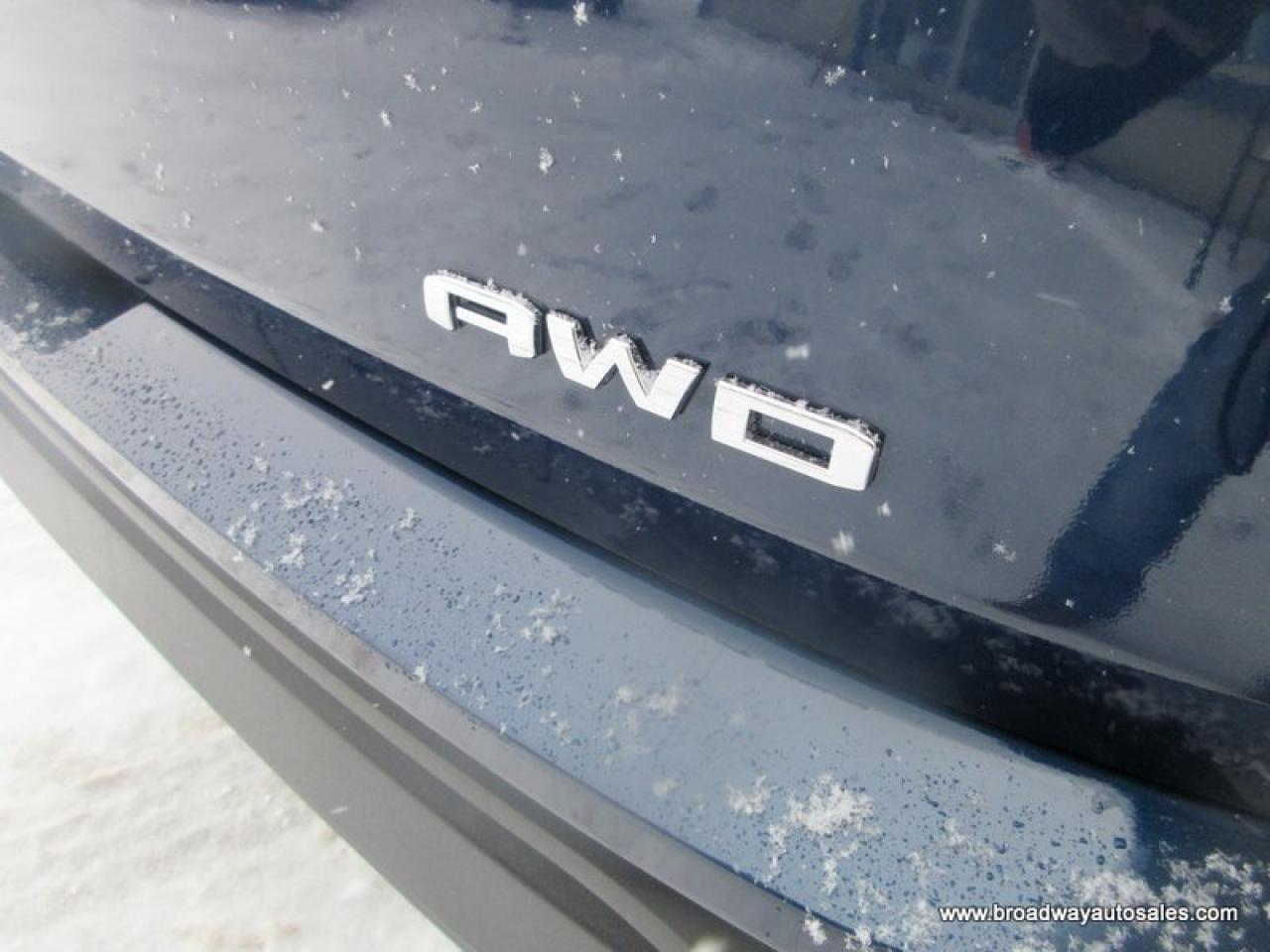 2022 GMC Terrain ALL-WHEEL DRIVE SLE-PACKAGE 5 PASSENGER 1.4L - TURBO.. NAVIGATION.. PANORAMIC SUNROOF.. HEATED SEATS.. BACK-UP CAMERA.. POWER TAILGATE.. Photo