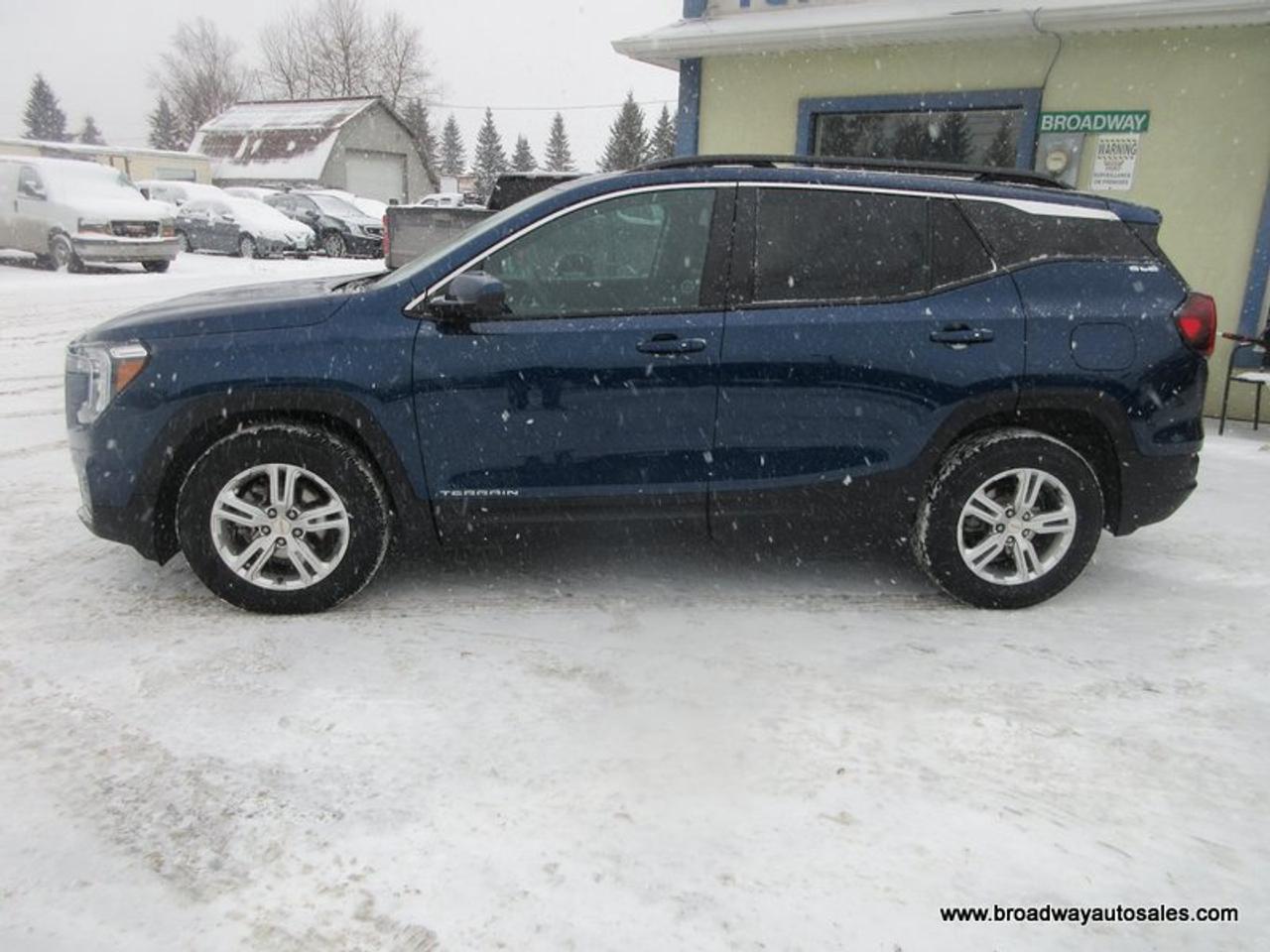 2022 GMC Terrain ALL-WHEEL DRIVE SLE-PACKAGE 5 PASSENGER 1.4L - TURBO.. NAVIGATION.. PANORAMIC SUNROOF.. HEATED SEATS.. BACK-UP CAMERA.. POWER TAILGATE.. Photo3