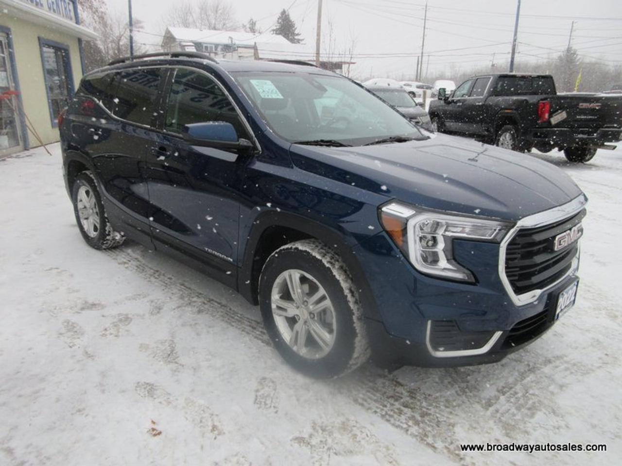 2022 GMC Terrain ALL-WHEEL DRIVE SLE-PACKAGE 5 PASSENGER 1.4L - TURBO.. NAVIGATION.. PANORAMIC SUNROOF.. HEATED SEATS.. BACK-UP CAMERA.. POWER TAILGATE.. Photo