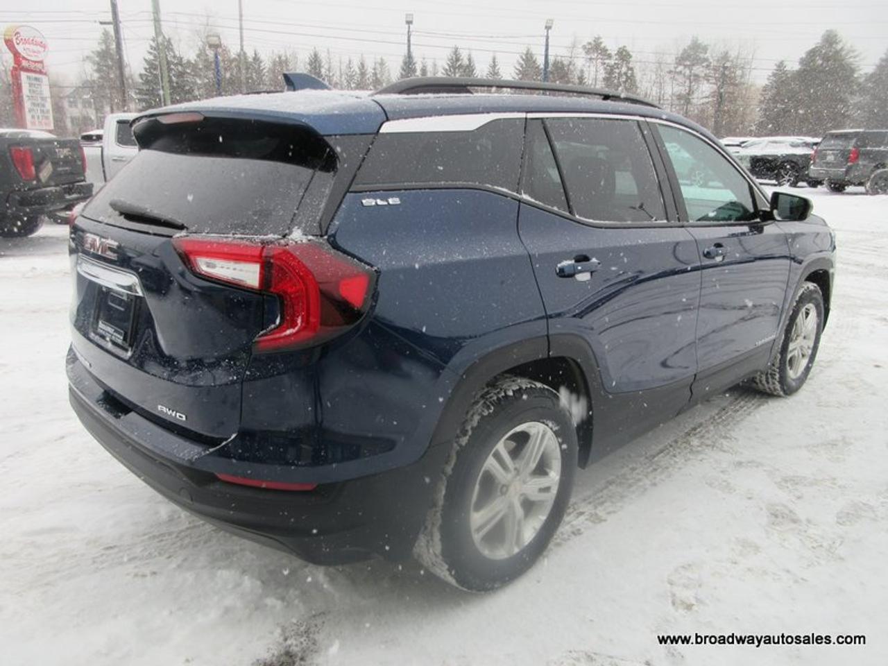 2022 GMC Terrain ALL-WHEEL DRIVE SLE-PACKAGE 5 PASSENGER 1.4L - TURBO.. NAVIGATION.. PANORAMIC SUNROOF.. HEATED SEATS.. BACK-UP CAMERA.. POWER TAILGATE.. Photo