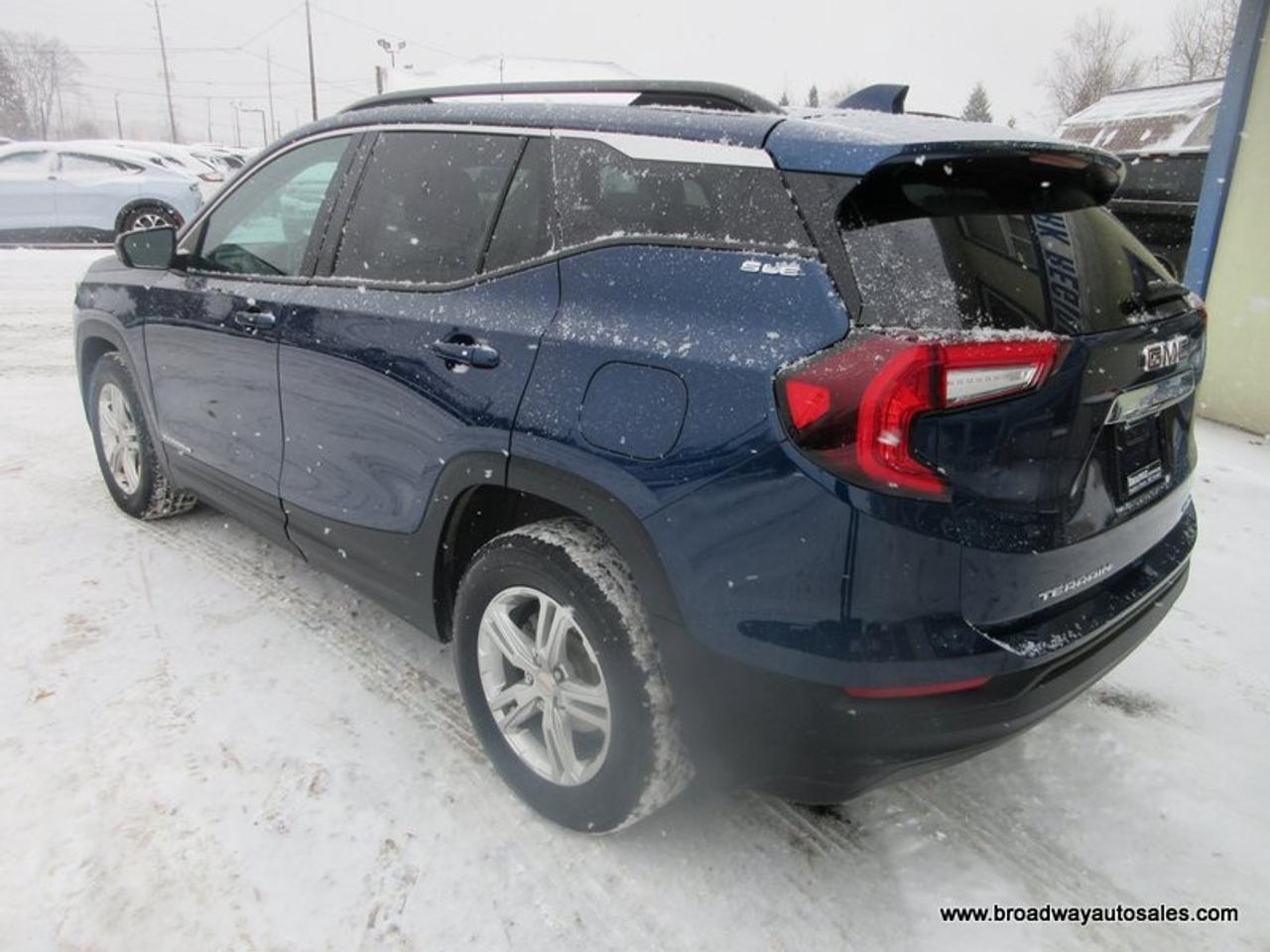 2022 GMC Terrain ALL-WHEEL DRIVE SLE-PACKAGE 5 PASSENGER 1.4L - TURBO.. NAVIGATION.. PANORAMIC SUNROOF.. HEATED SEATS.. BACK-UP CAMERA.. POWER TAILGATE.. Photo