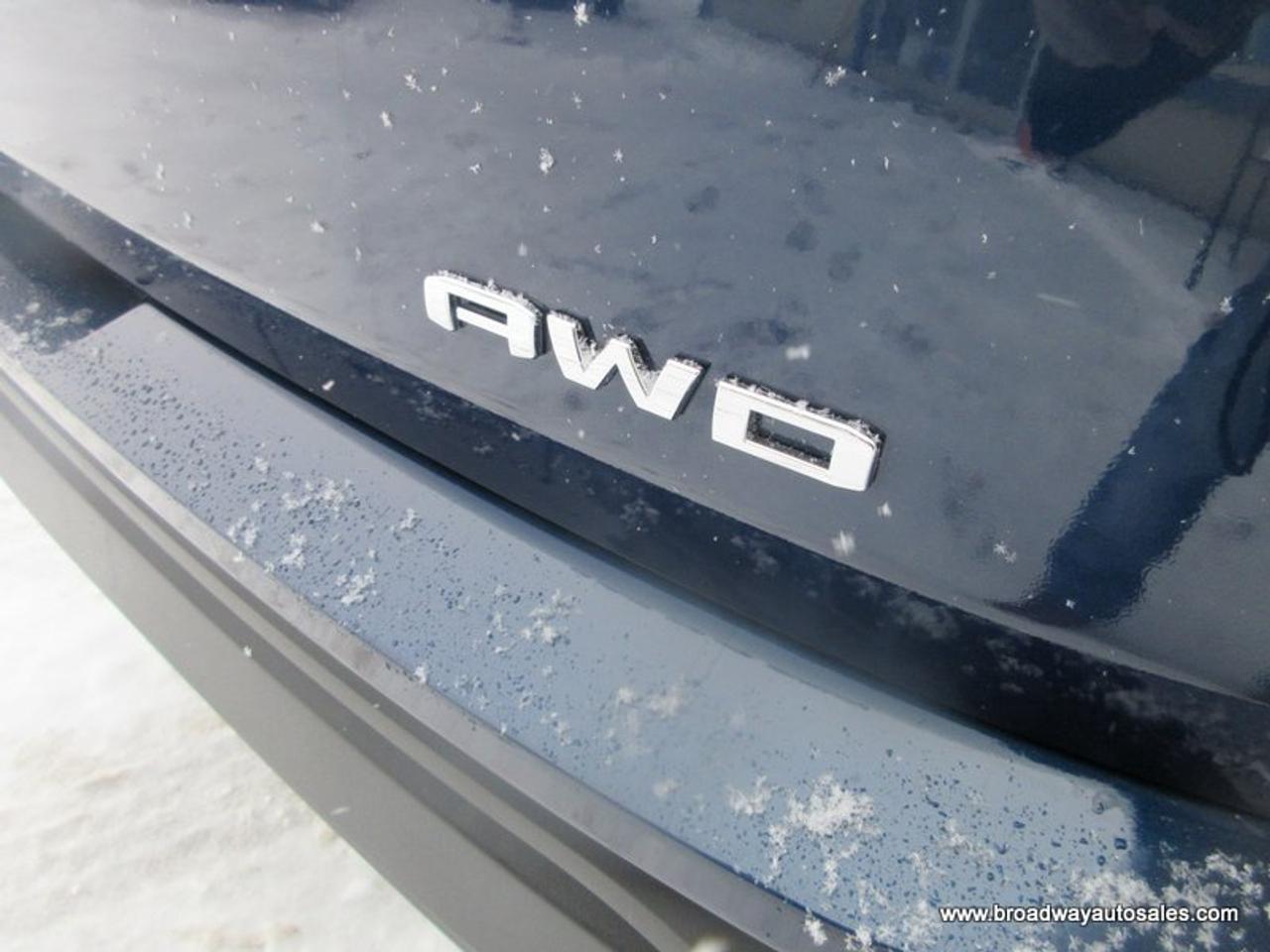 2022 GMC Terrain ALL-WHEEL DRIVE SLE-PACKAGE 5 PASSENGER 1.4L - TURBO.. NAVIGATION.. PANORAMIC SUNROOF.. HEATED SEATS.. BACK-UP CAMERA.. POWER TAILGATE.. Photo