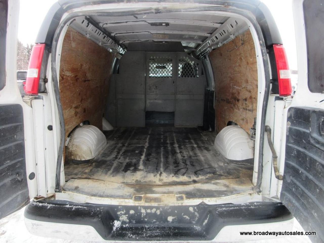 2019 GMC Savana 3/4 TON CARGO-MOVING 5 PASSENGER 6.0L - V8.. EXTENDED-CARGO-AREA.. REAR BENCH SEATING.. BARN-DOOR-ENTRANCES.. TOW SUPPORT.. Photo