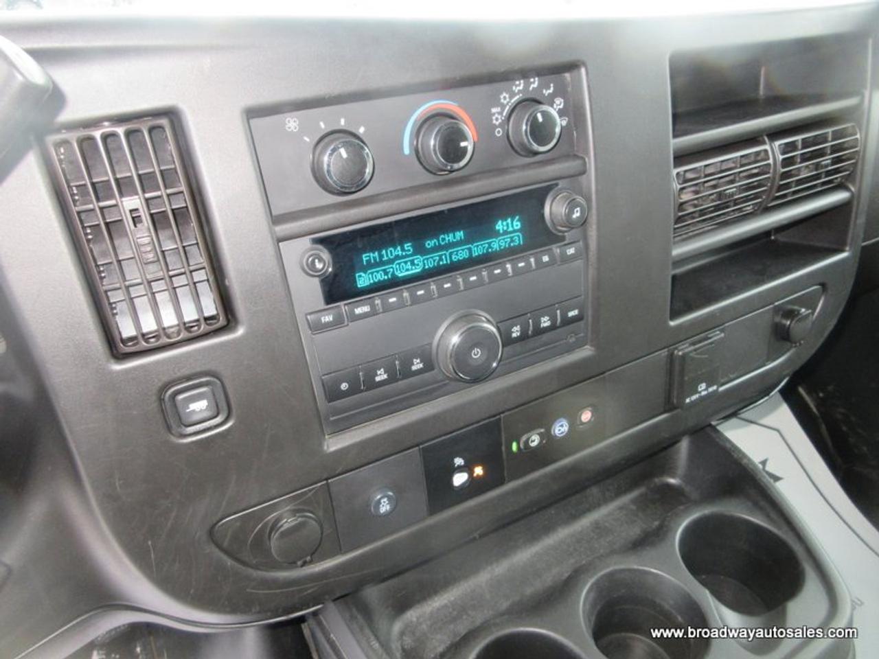 2019 GMC Savana 3/4 TON CARGO-MOVING 5 PASSENGER 6.0L - V8.. EXTENDED-CARGO-AREA.. REAR BENCH SEATING.. BARN-DOOR-ENTRANCES.. TOW SUPPORT.. Photo