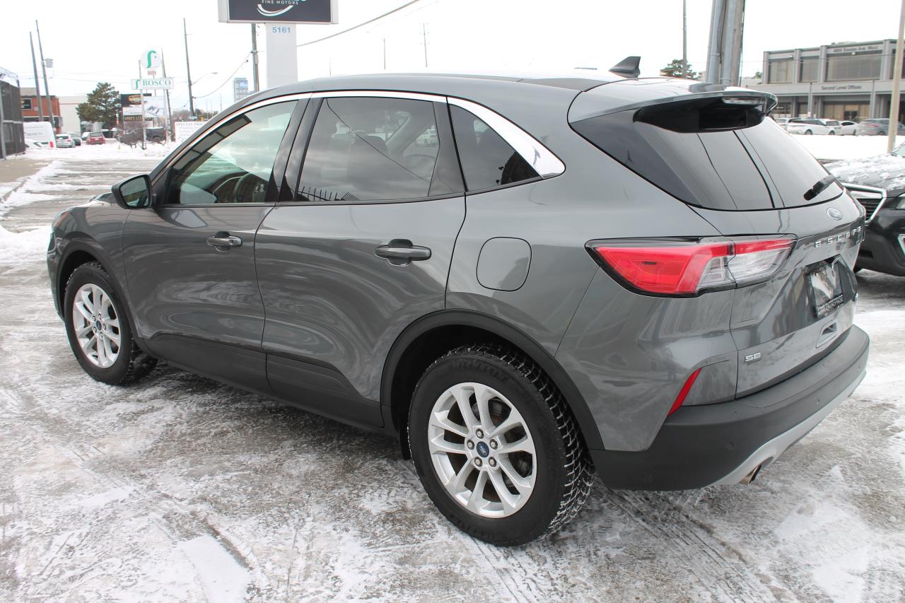 2022 Ford Escape Hybrid SE Photo4