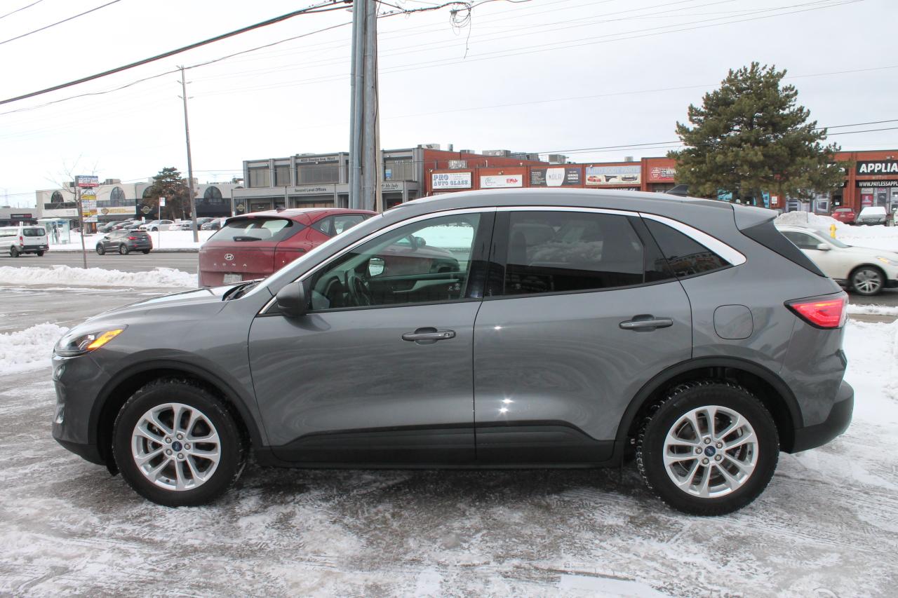 2022 Ford Escape Hybrid SE Photo