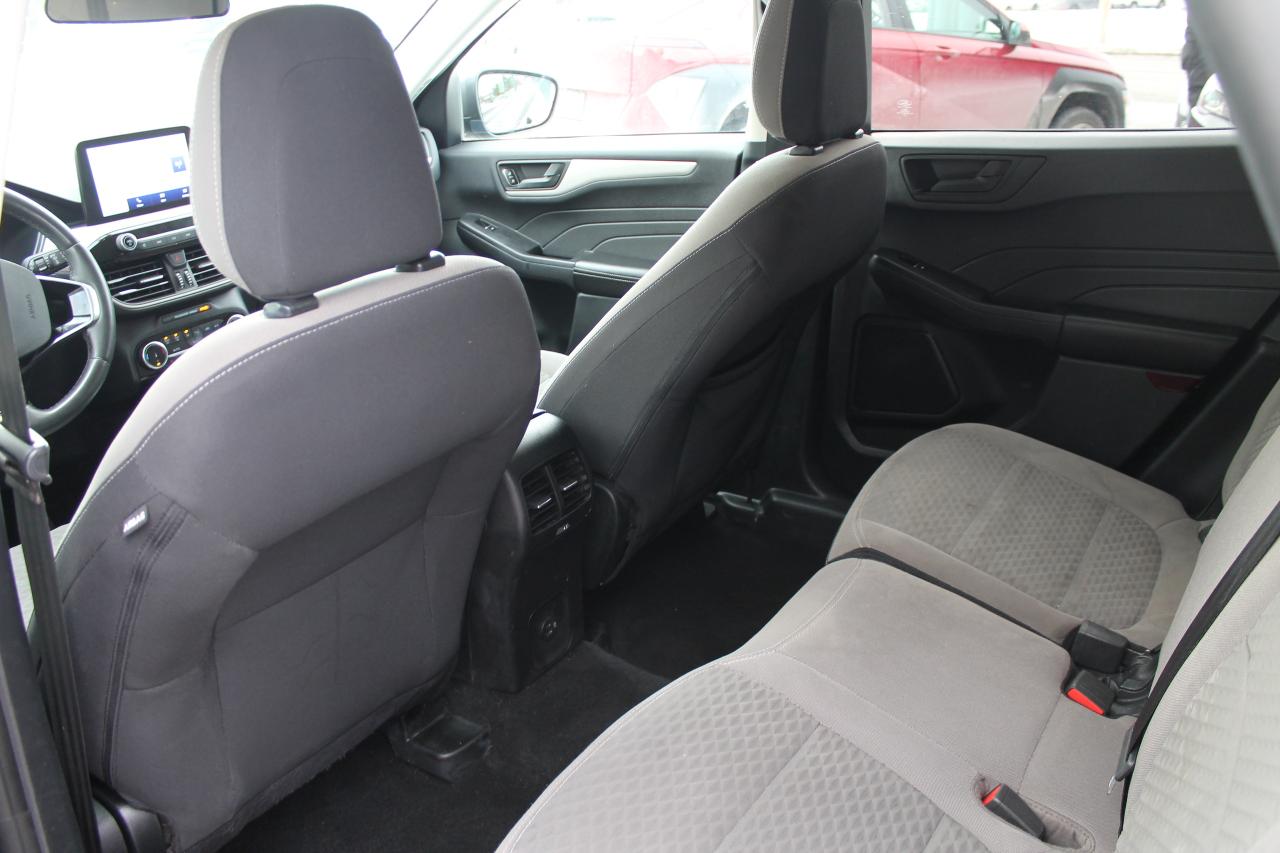 2022 Ford Escape Hybrid SE Photo