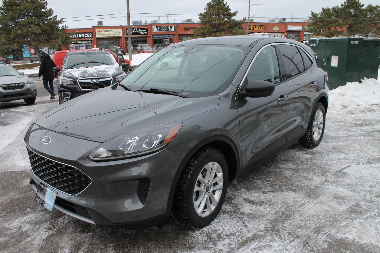 2022 Ford Escape Hybrid SE Photo