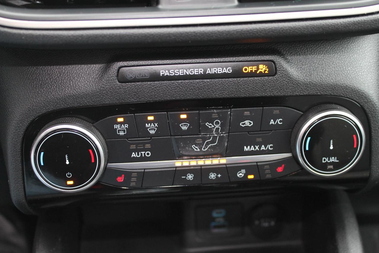 2022 Ford Escape Hybrid SE Photo