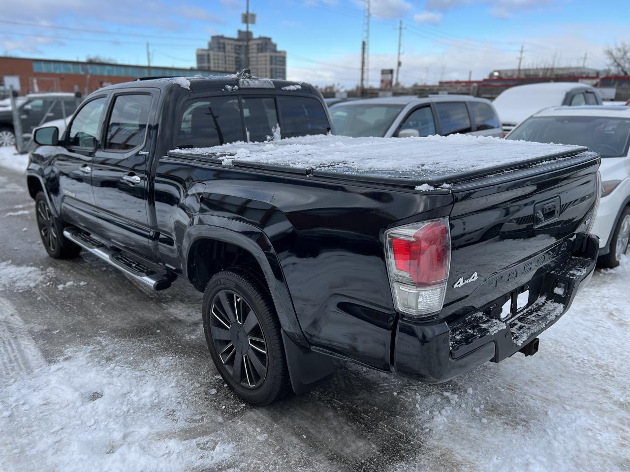 2016 Toyota Tacoma LIMITED Photo2