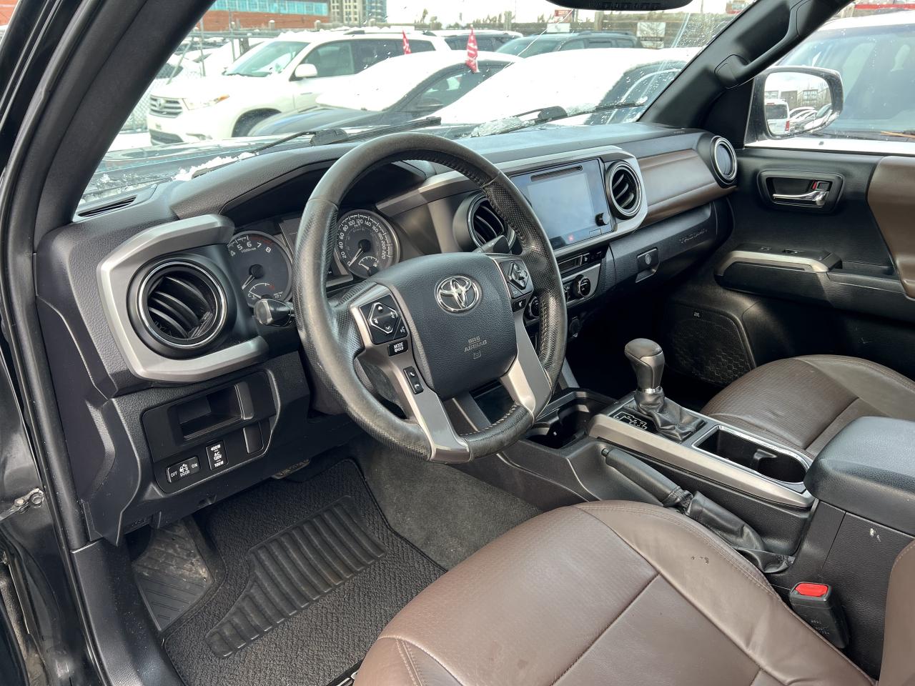 2016 Toyota Tacoma LIMITED Photo