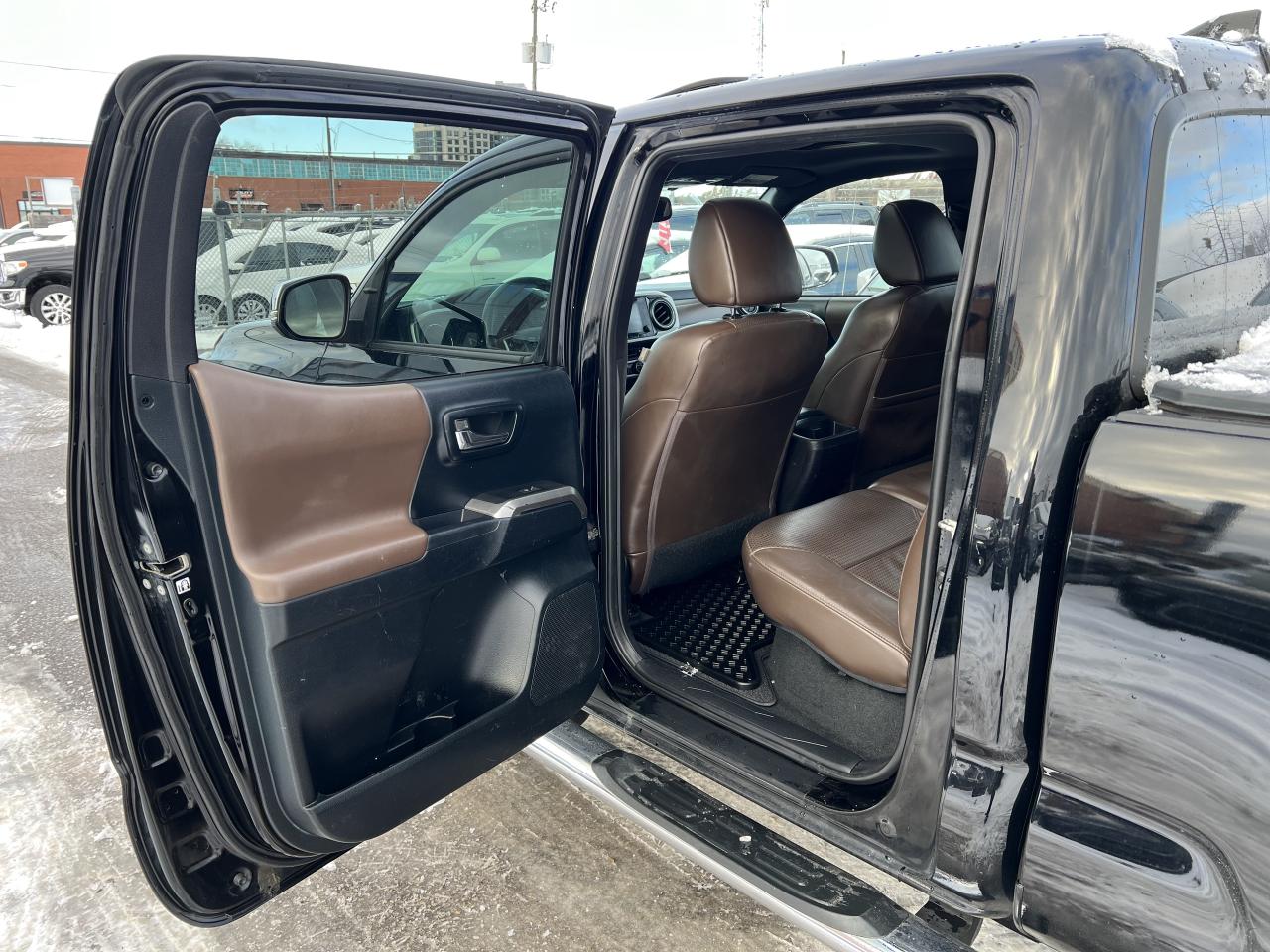 2016 Toyota Tacoma LIMITED Photo