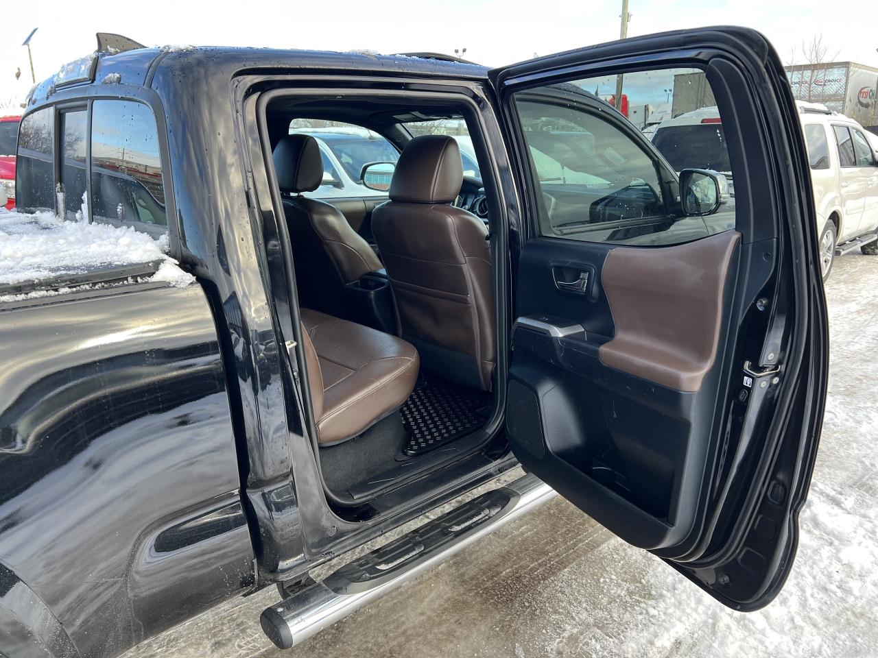 2016 Toyota Tacoma LIMITED Photo