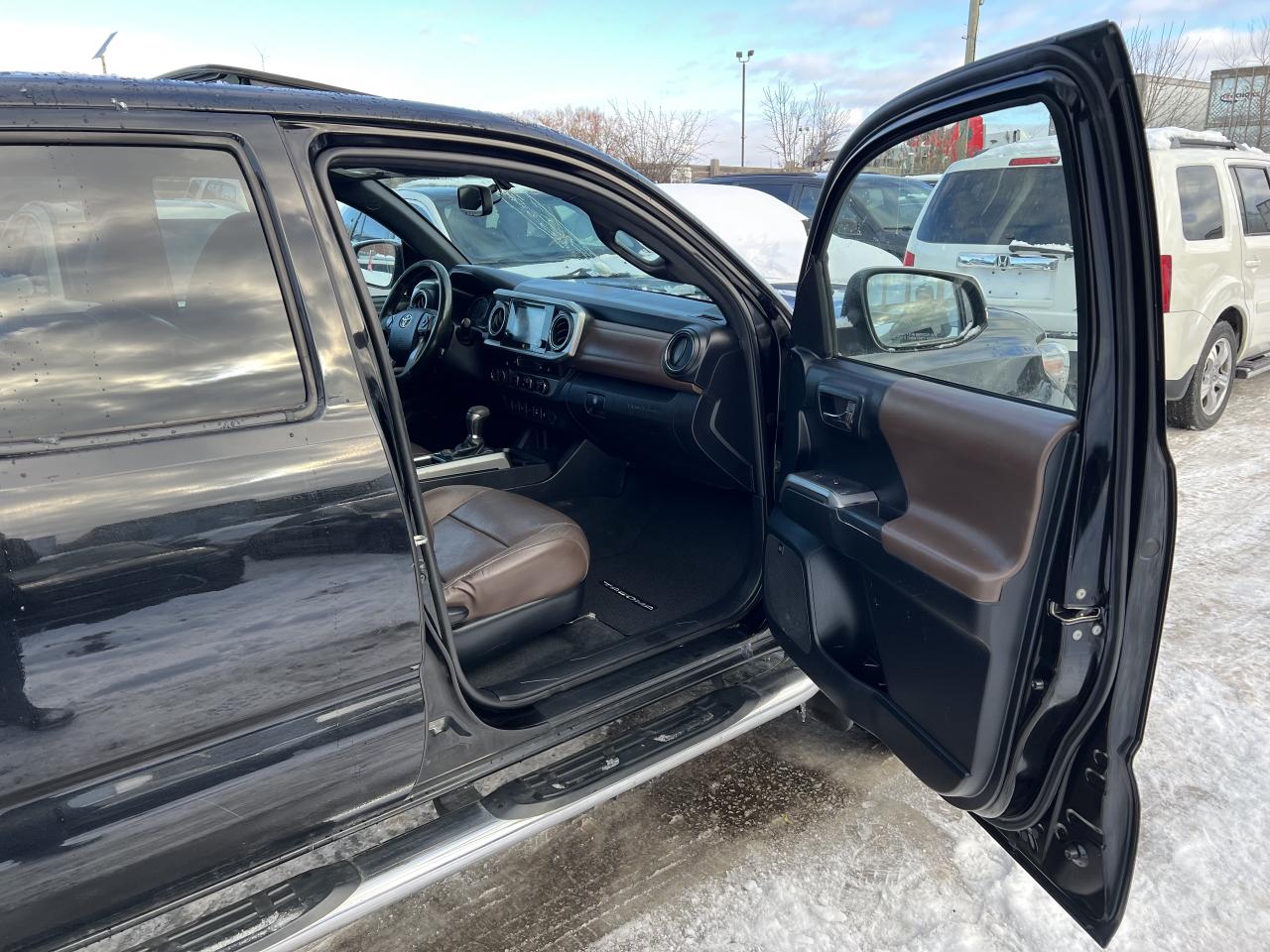 2016 Toyota Tacoma LIMITED Photo