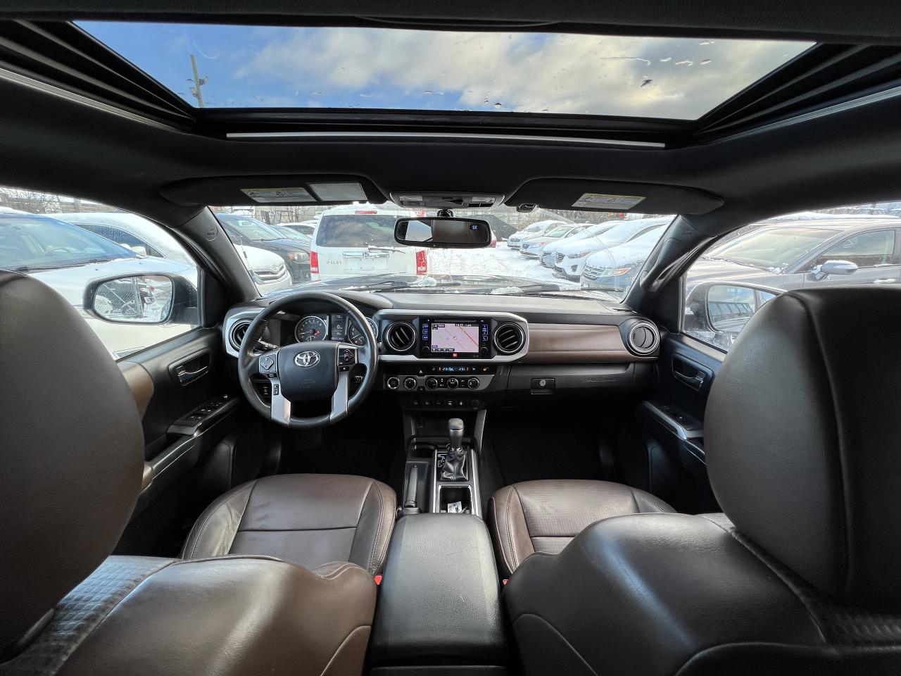 2016 Toyota Tacoma LIMITED Photo