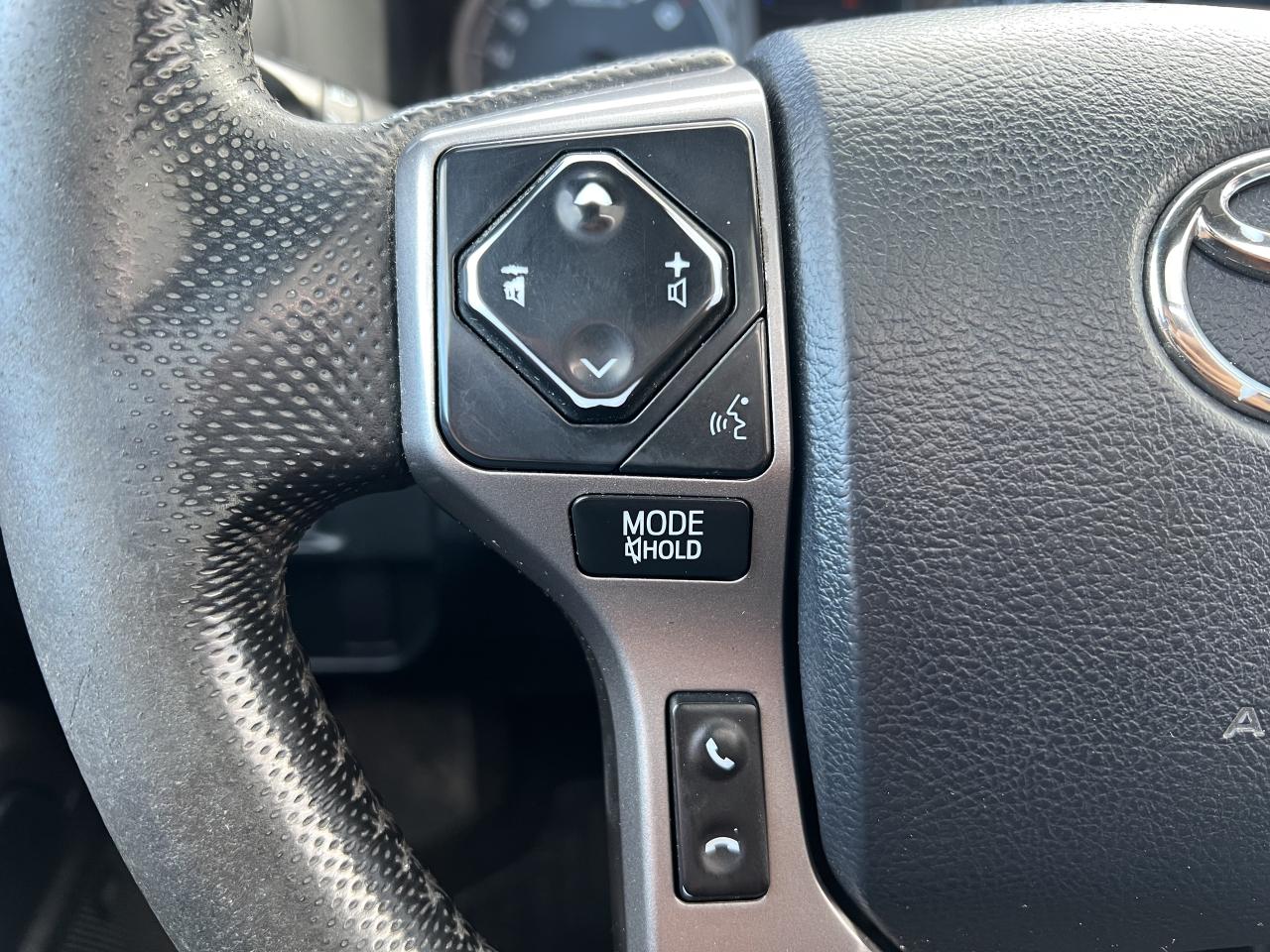 2016 Toyota Tacoma LIMITED Photo