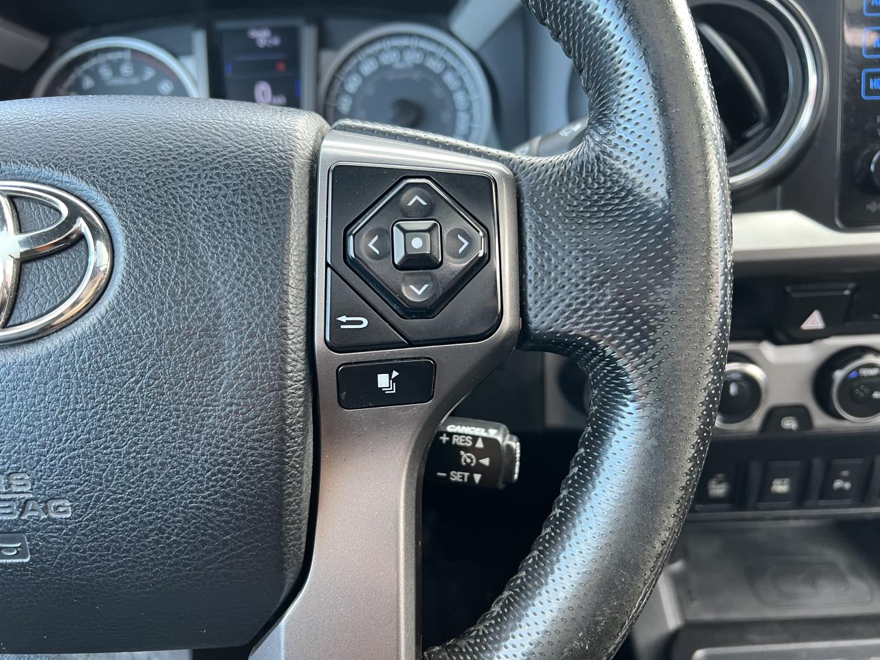 2016 Toyota Tacoma LIMITED Photo