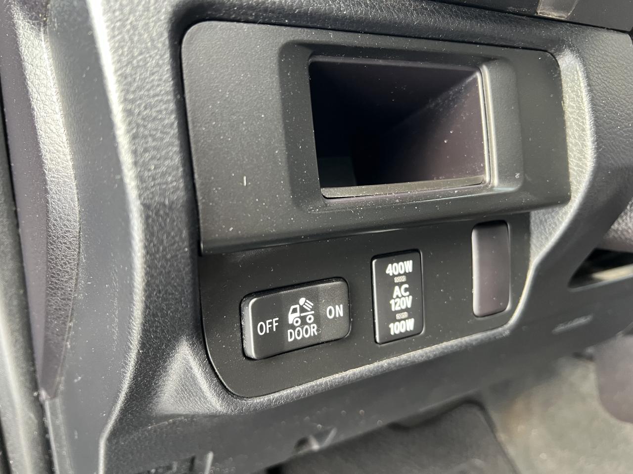 2016 Toyota Tacoma LIMITED Photo