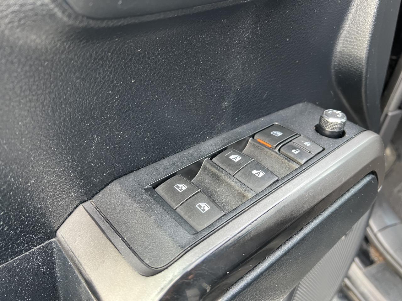 2016 Toyota Tacoma LIMITED Photo