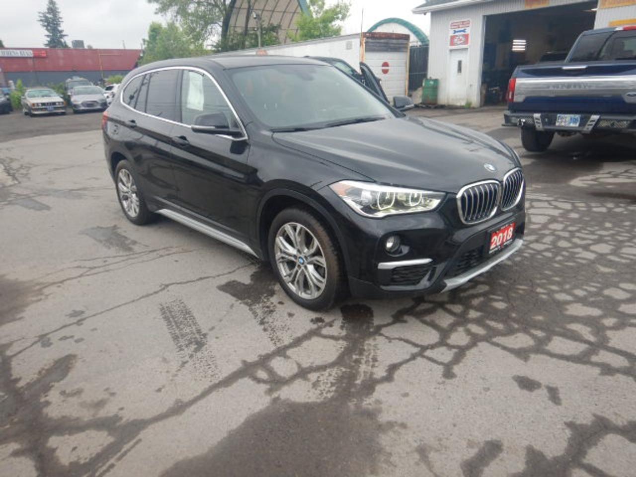 2018 BMW X1 xDrive28i Photo0