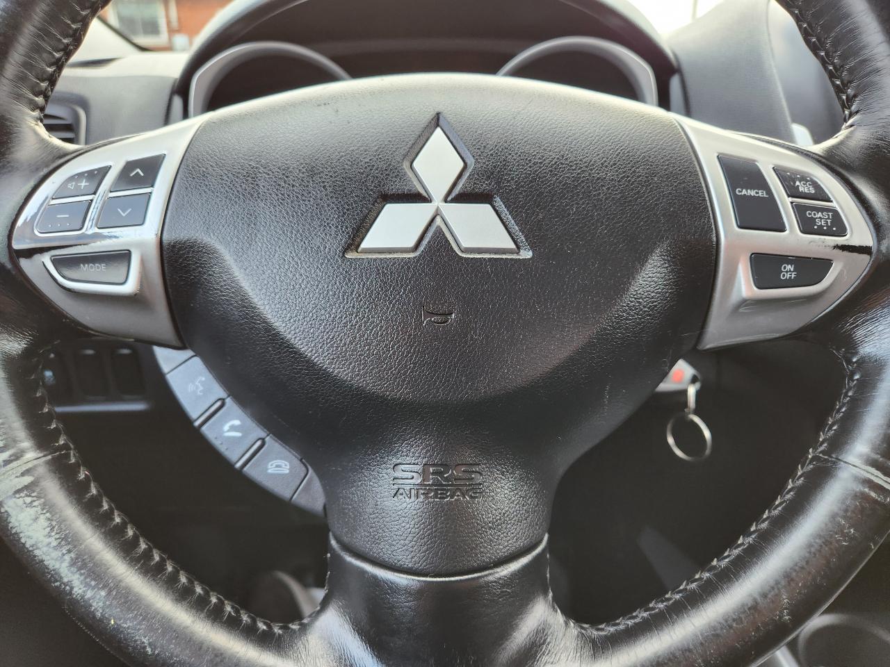 2011 Mitsubishi RVR SE Photo