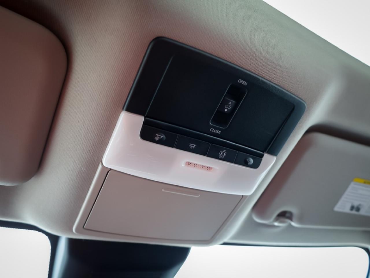 2023 Nissan Sentra SR  - Sunroof -  Remote Start - $170 B/W Photo